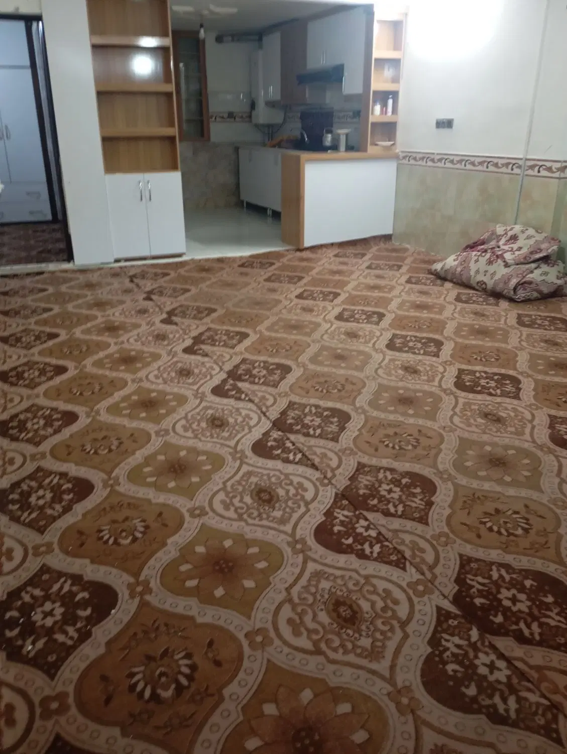 ۸۰ متری طبقه همکف ۷ متر حاشیه