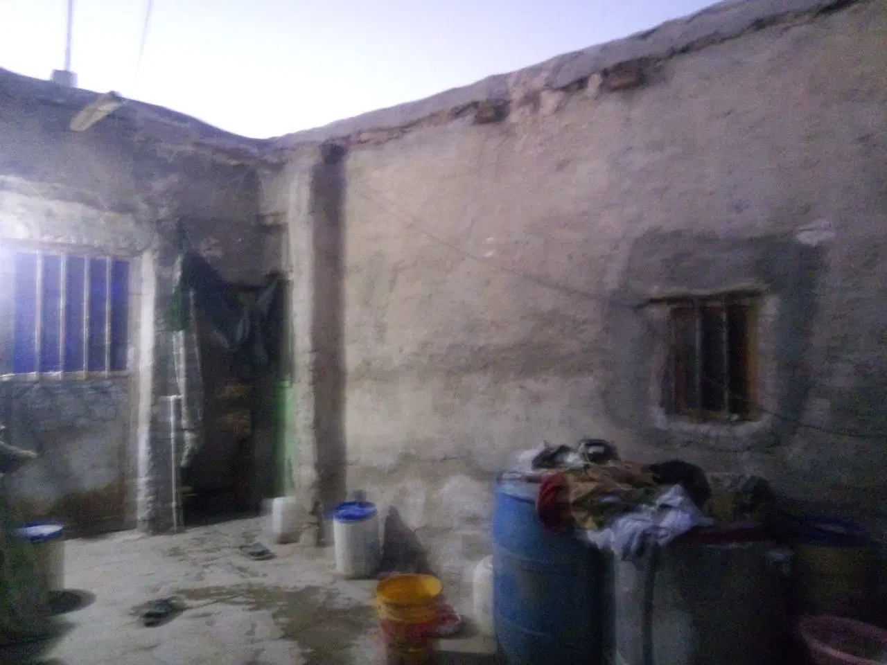 خانه کلنگی پیربخش ۱۳ داخل کوچه