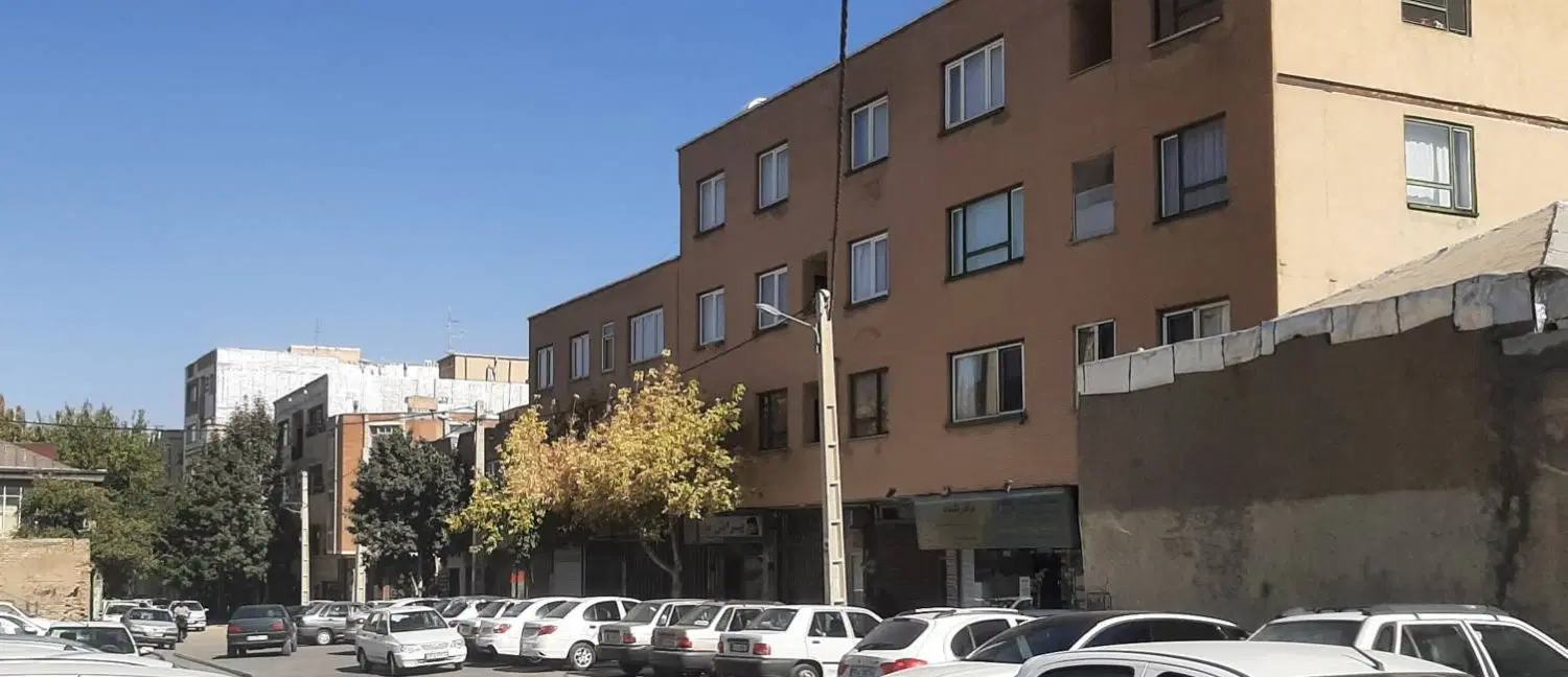 آپارتمان ۹۴ متری غرق در نور خیابان شریعتی