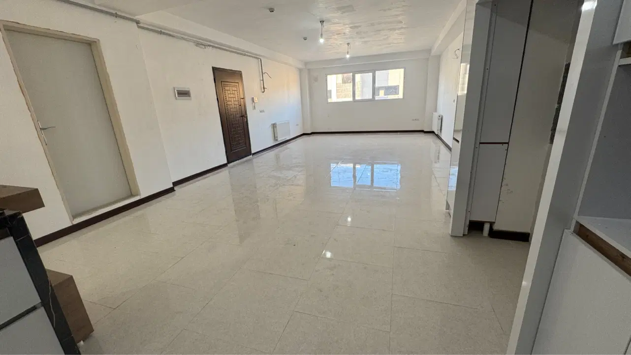 فروش یک واحد مسکونی خشک و کامل در آببر