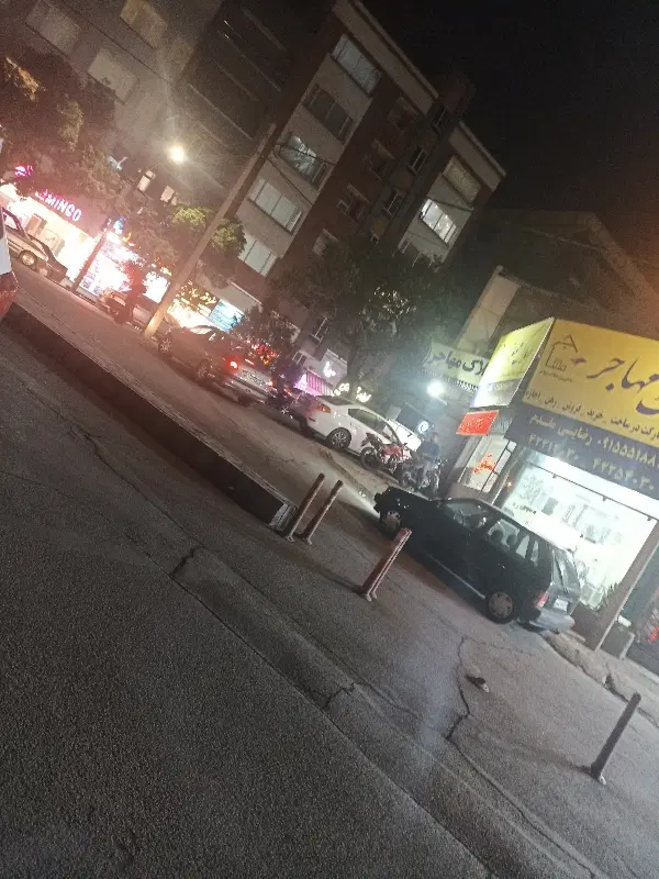 مغازه حاشیه بعثت سه نبش ۸۵متری