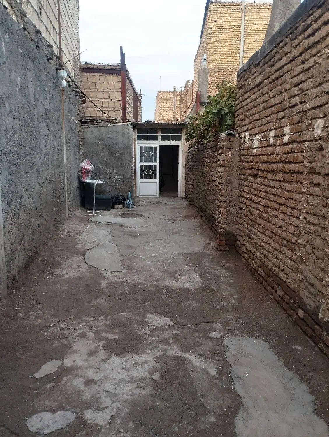 ویلایی در دوطبقه مناسب ساخت ساز نجف 23 زیر فیمت