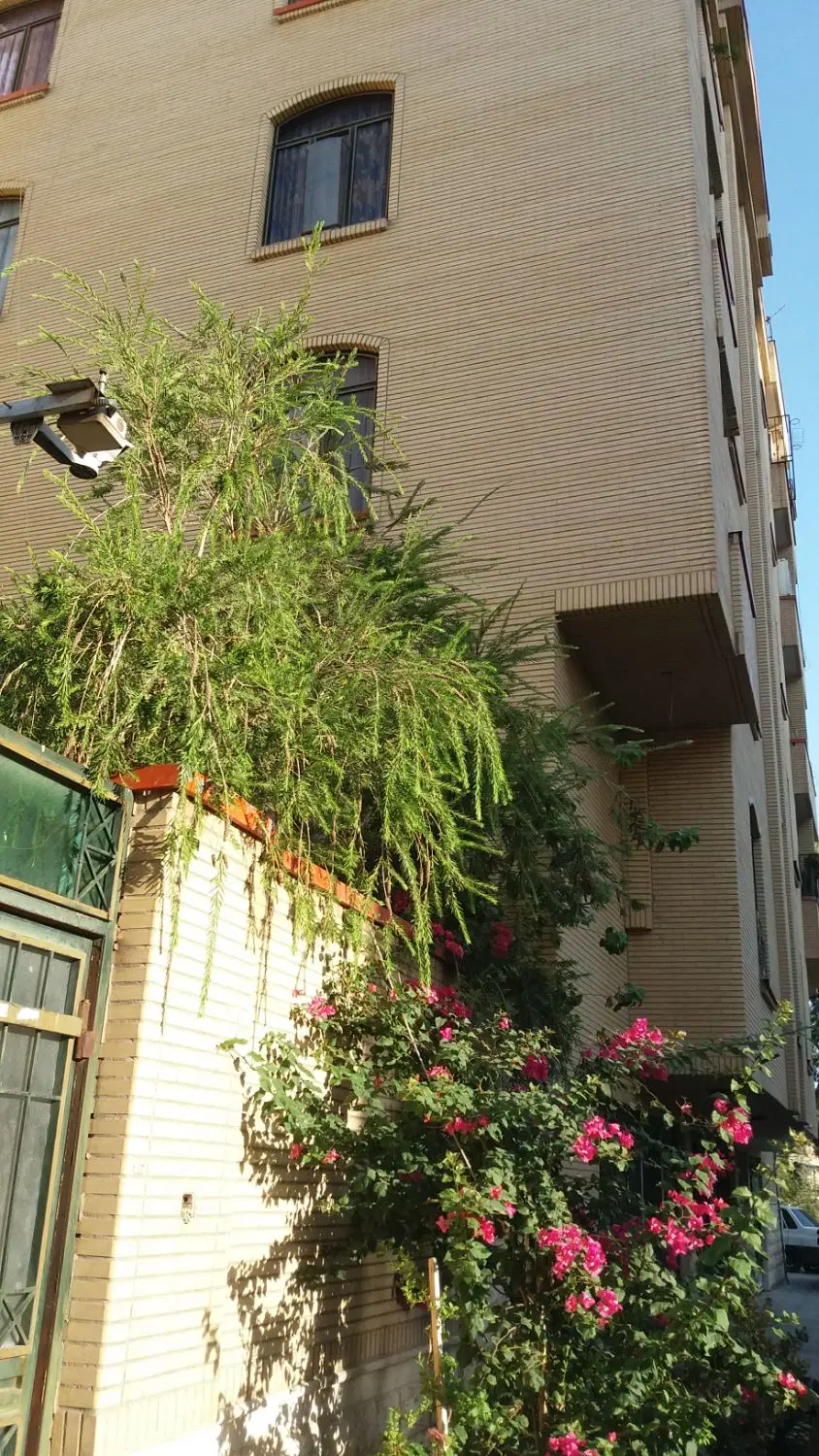 خانه۳طبقه ۷۰متری برای ۳خانواده در کلهر