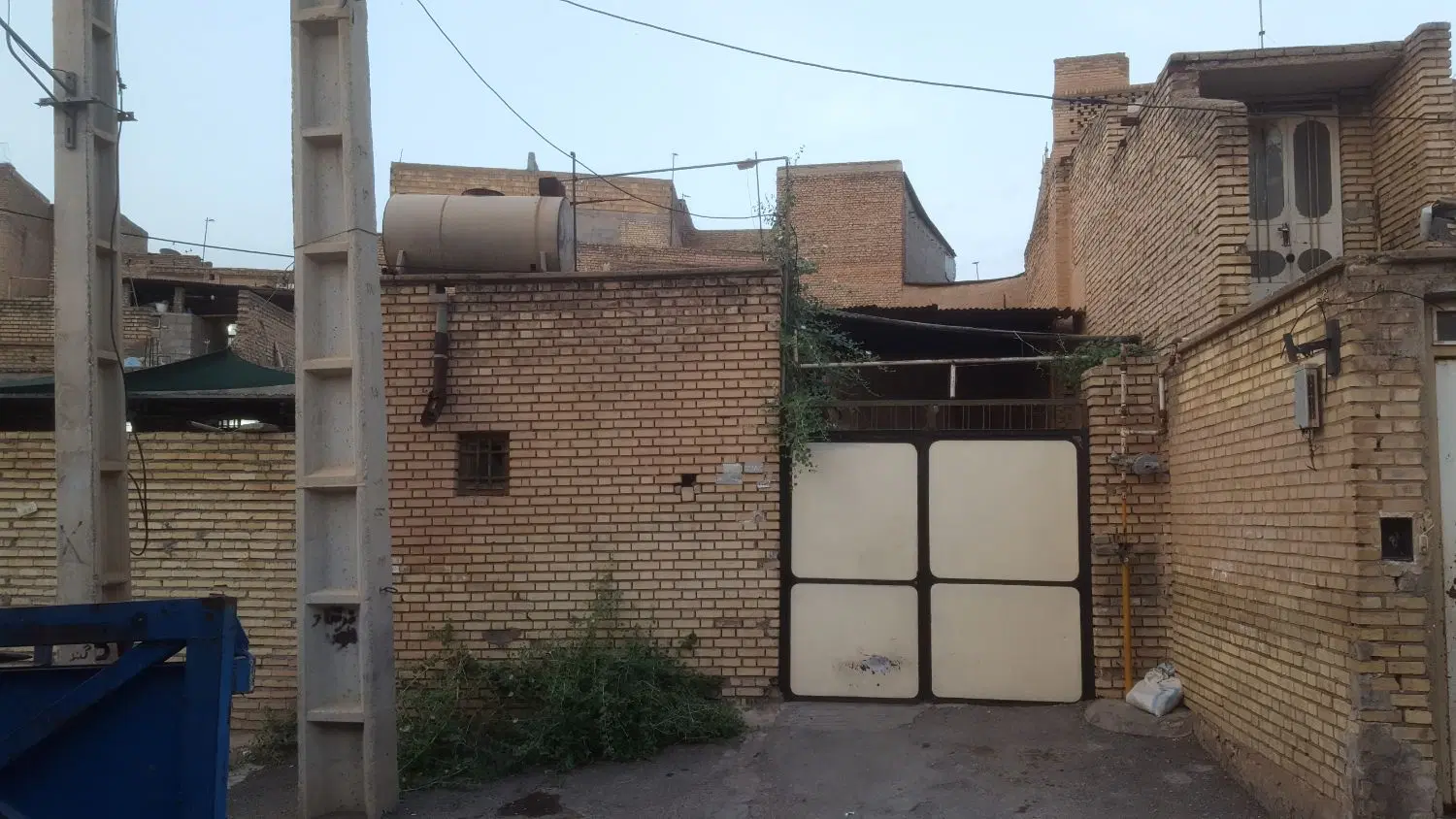 ملک ۲۴۰متری