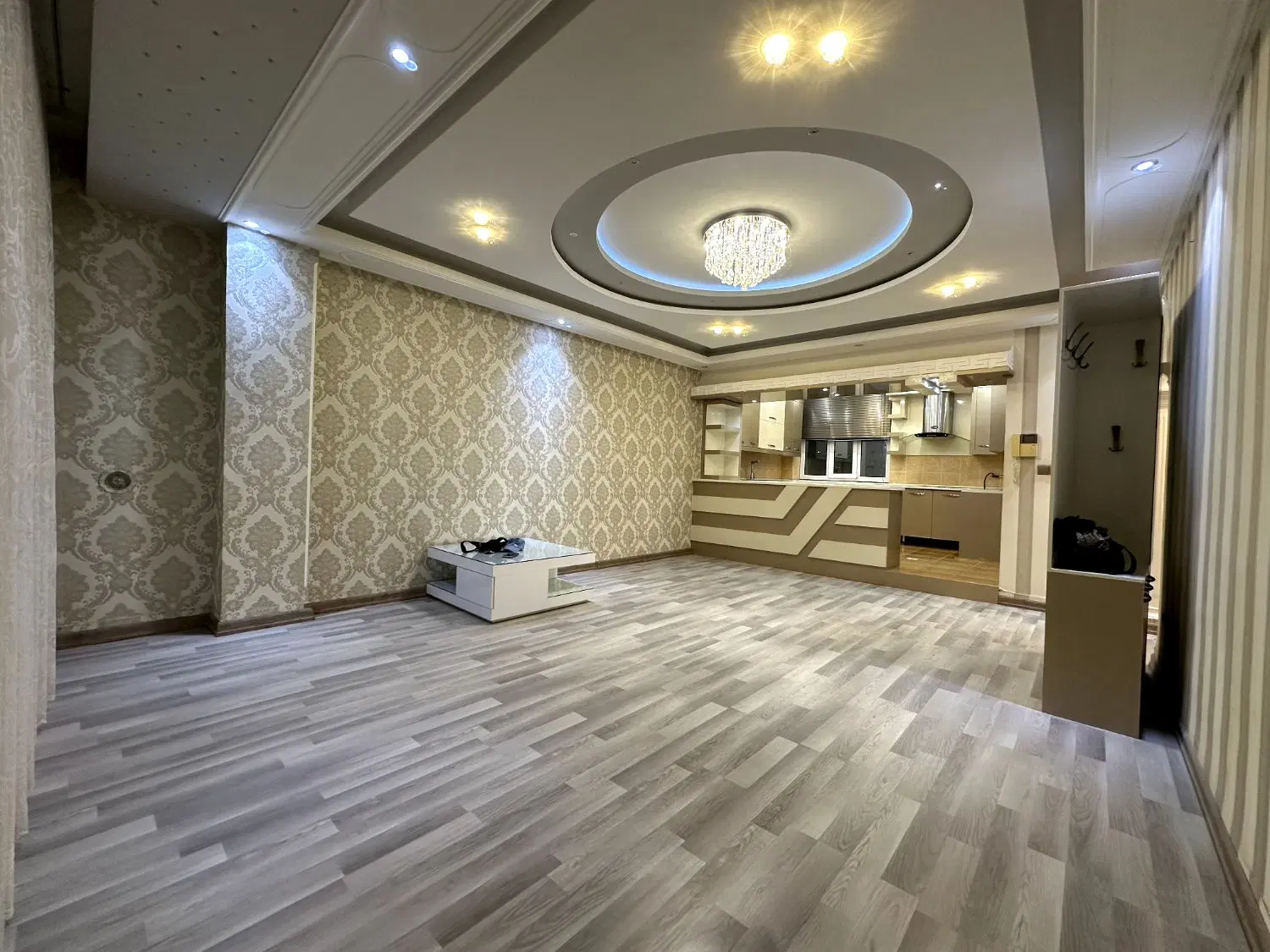 آپارتمان فاز یک خیابان نگین