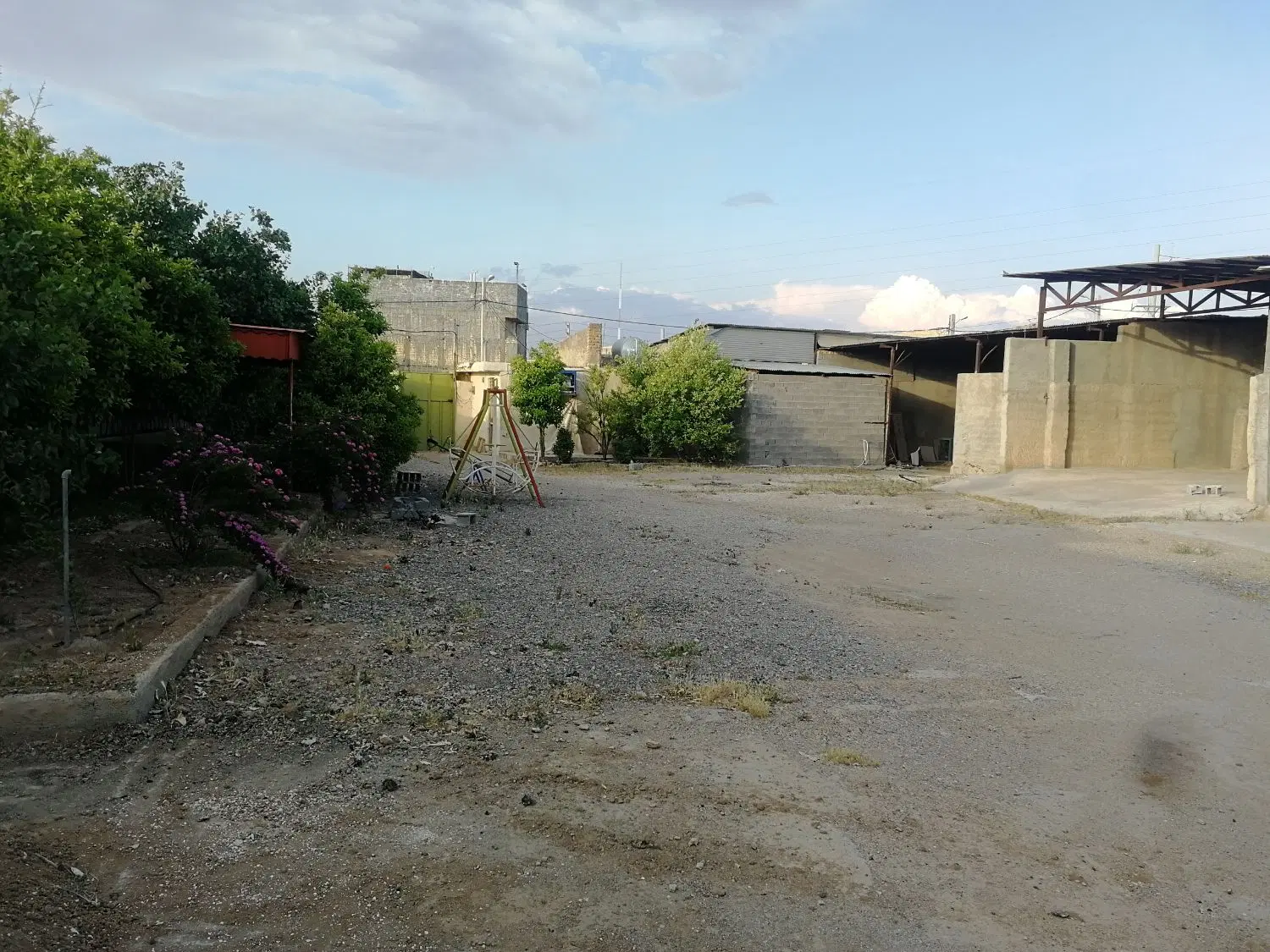 اجاره یک واحد کارگاهی و یا انباری  متراژ ۲۵۰۰ متر