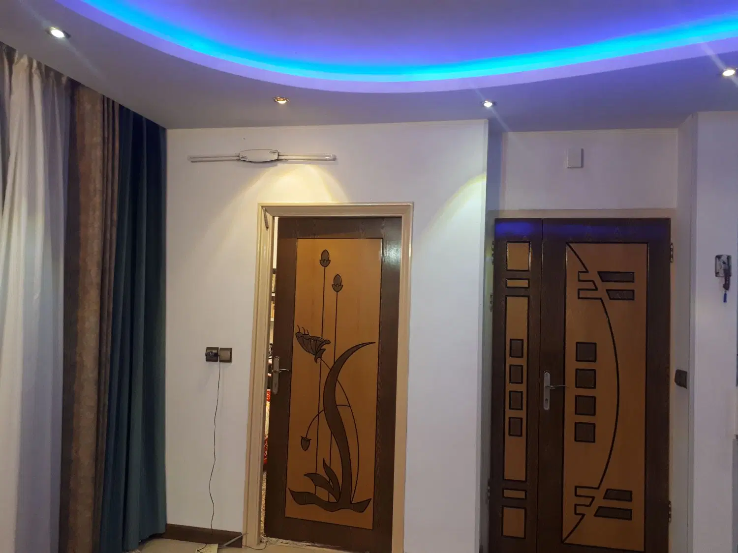 فروش منزل مسکونی سه طبقه جنوبی