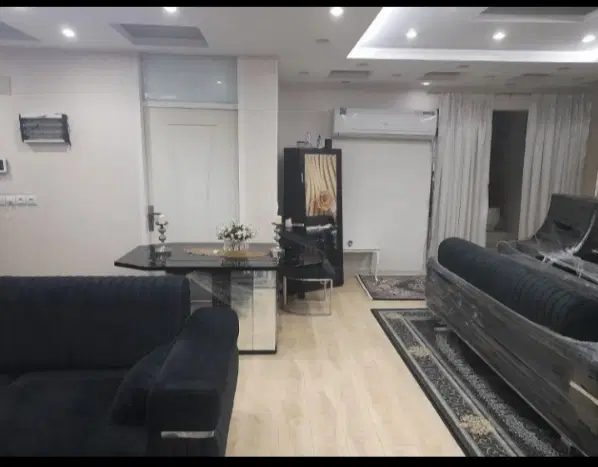 ویلایی انتهای خیابون اقبال خیابون قضات عرض یازده