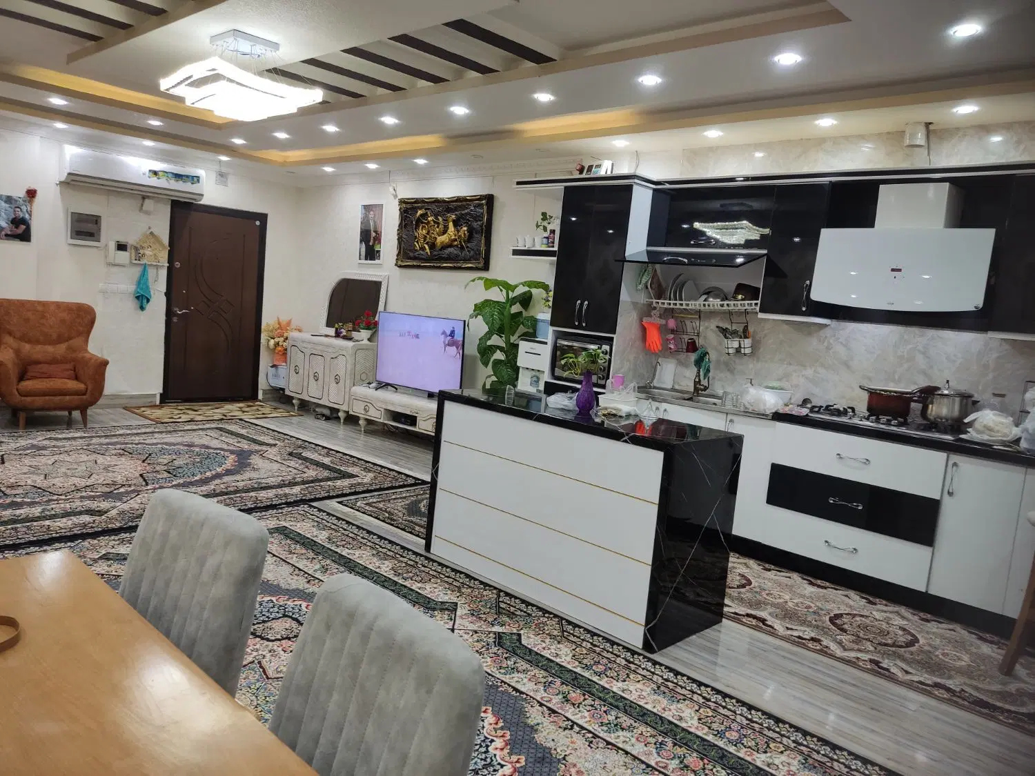 با سلام دو واحد نوساز تنگک دوم