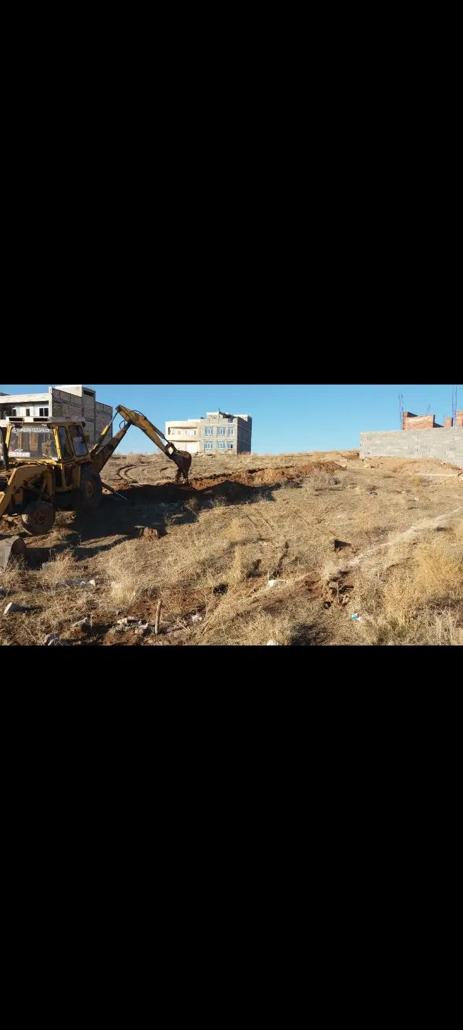 زمین داخل ساخت و ساز فاطمیه
