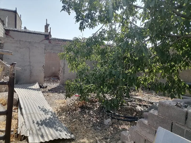 زمین مسکونی با یک واحد 60 متری نظام اباد