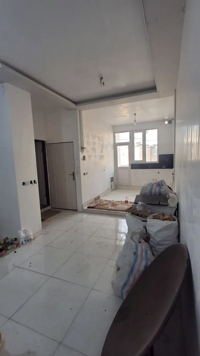 اپارتمان طبقه دوم نظامدوست
