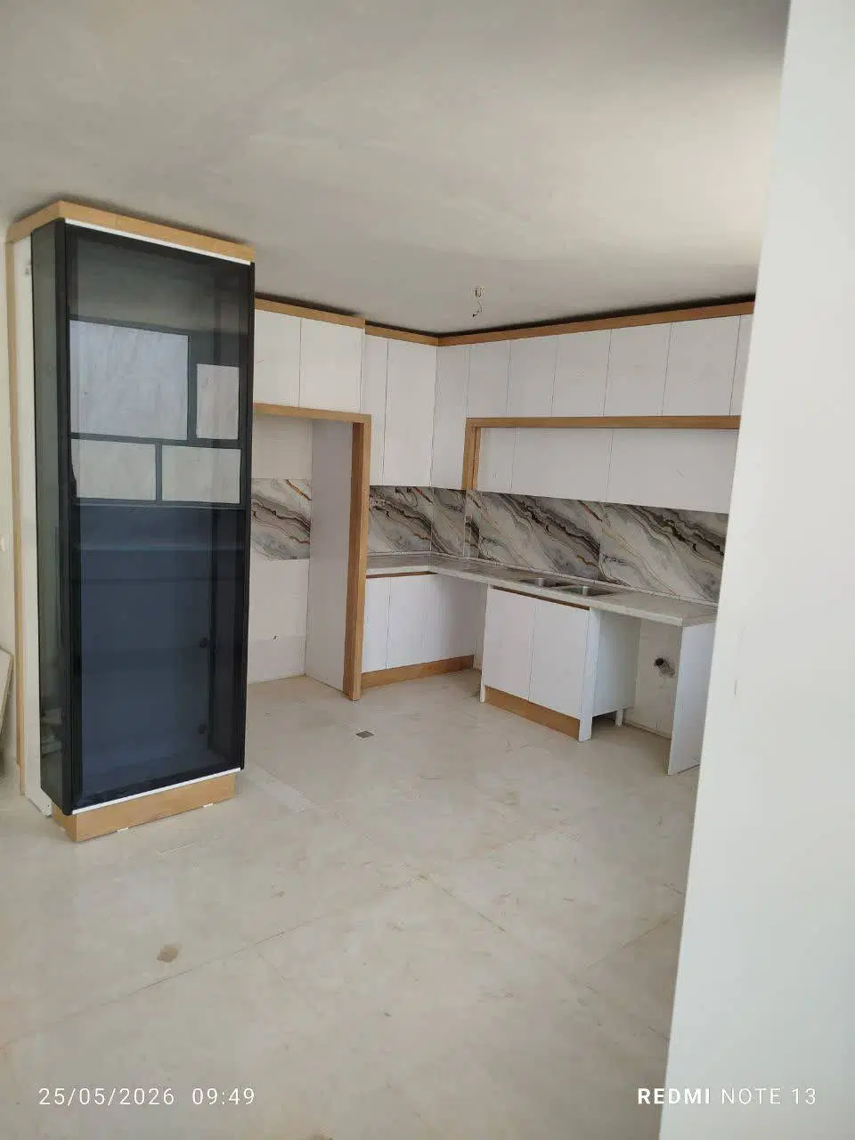 یک واحد منزل با حیاط بزرگ درخوسف
