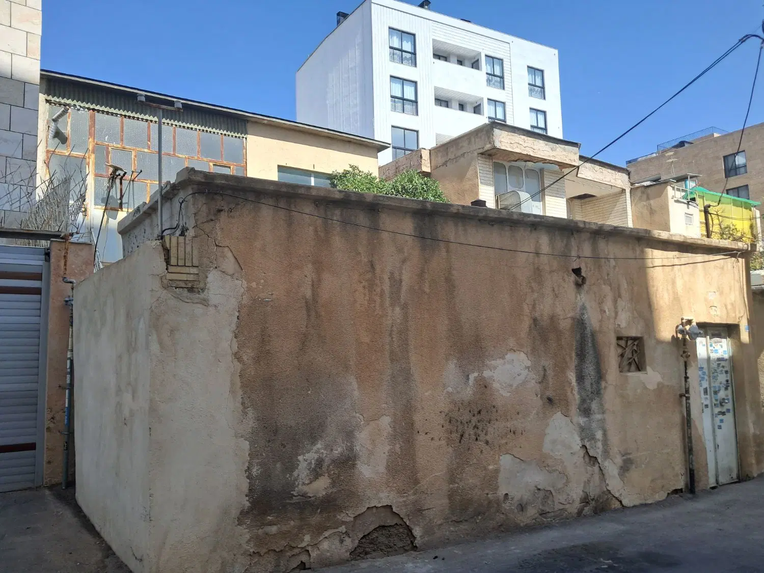 ۳ پلاک در لوکیشن مطلوب،تجمیع ونوسازی دربافت فرسوده