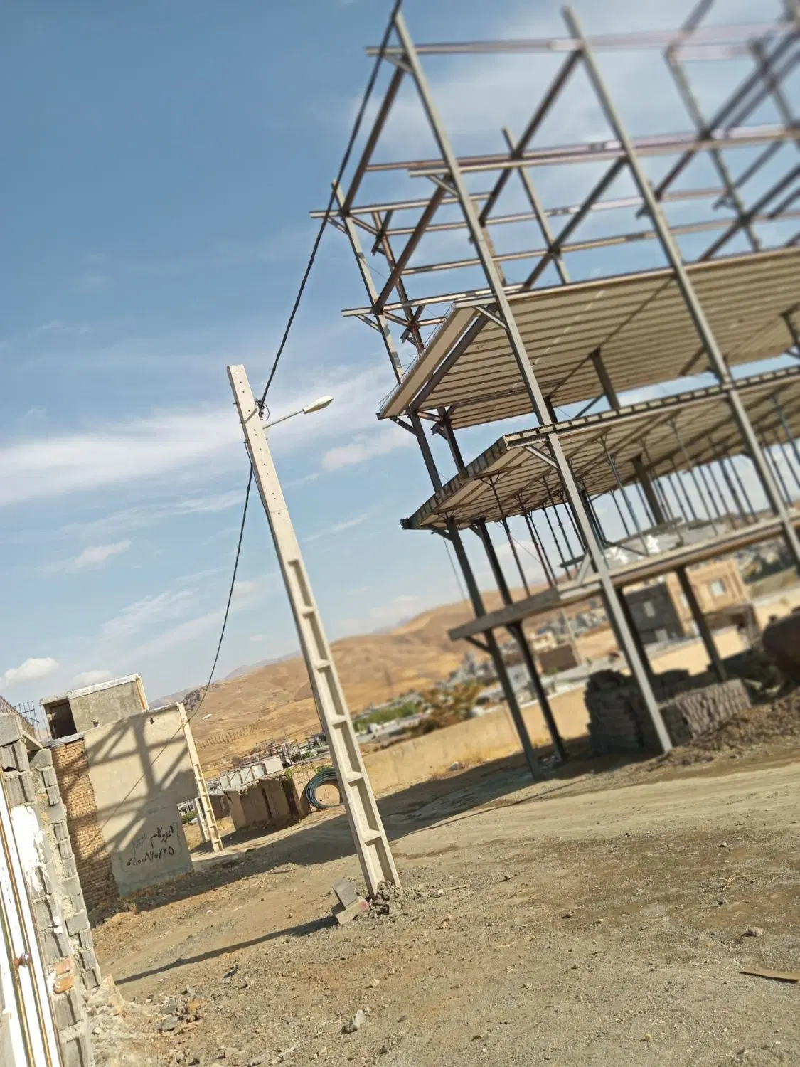 خانه روی خیابان  210متر