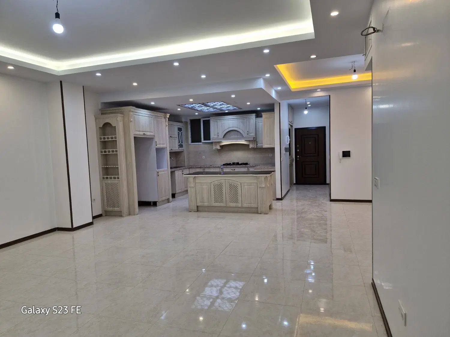 اپارتمان ۳ خوبه فول امکانات گوهردشت