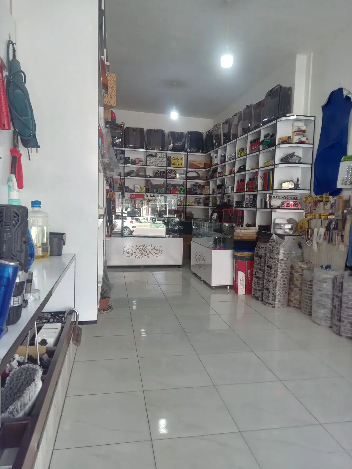 شراکت در مغازه اسپرتی وتزئینات خودرو