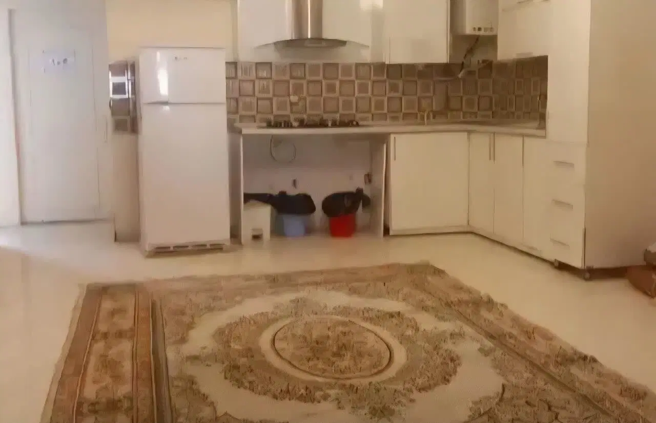 مبله ، یک واحد آپارتمان یک خوابه با تمام امکانات