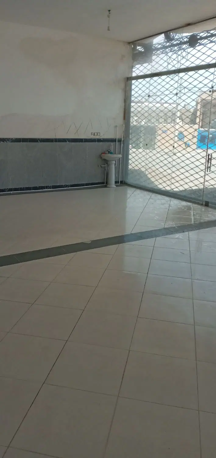2 عدد مغازه به رهن و اجاره داده میشود