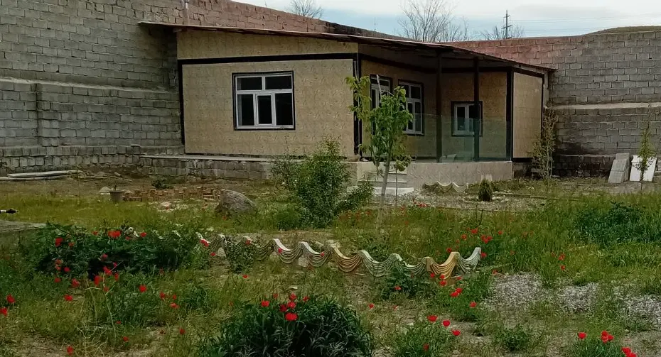 باغ ویلا در شهرک اسفهلان حصار شده نزدیک تبریز