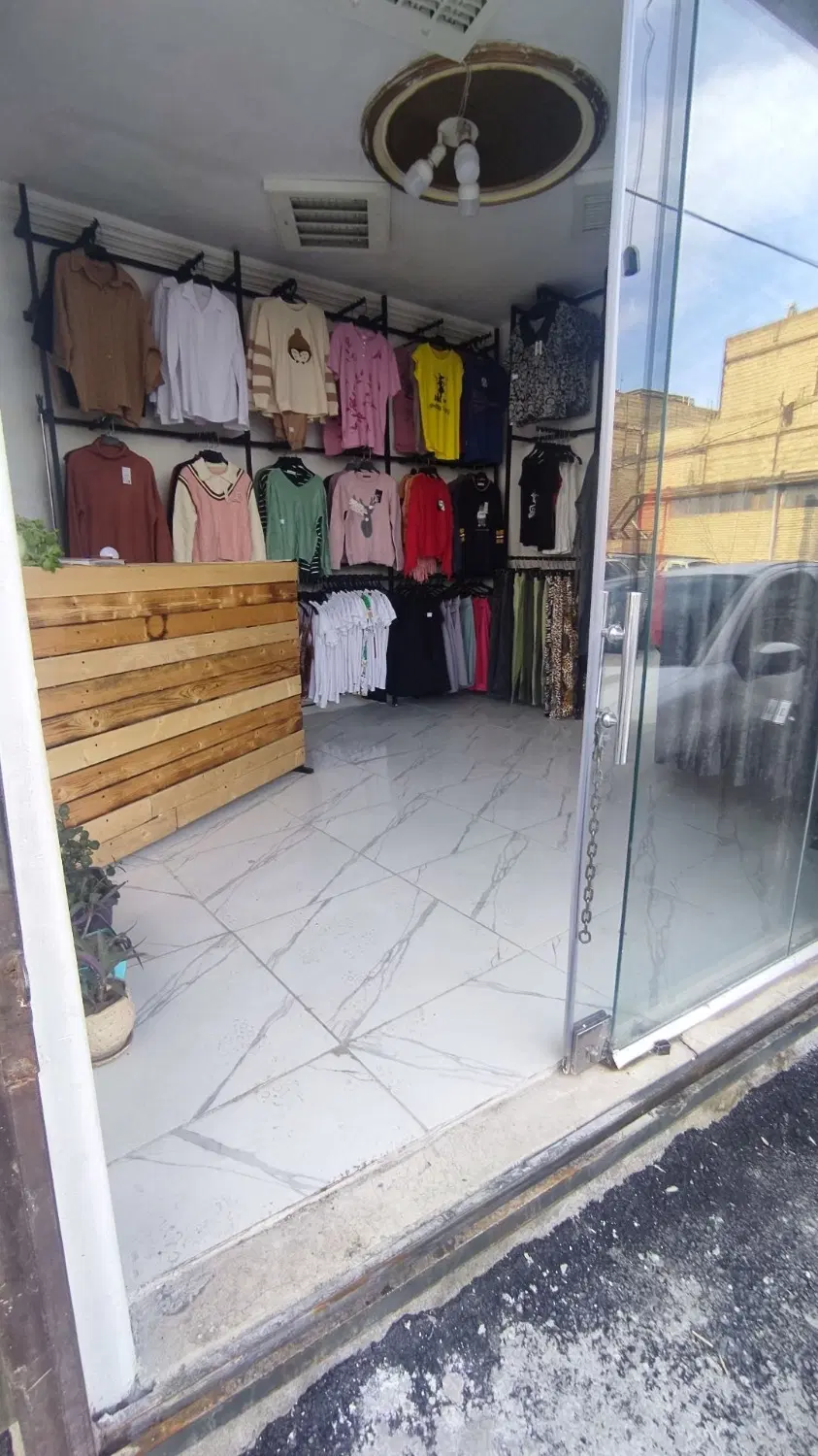 دوبلکس با دو مغازه تمام ملک باهم