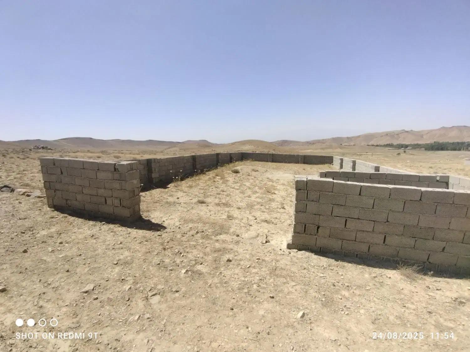 زمین‌به‌متراژ200متر10*20دورچینی‌شده کوچه6متری‌