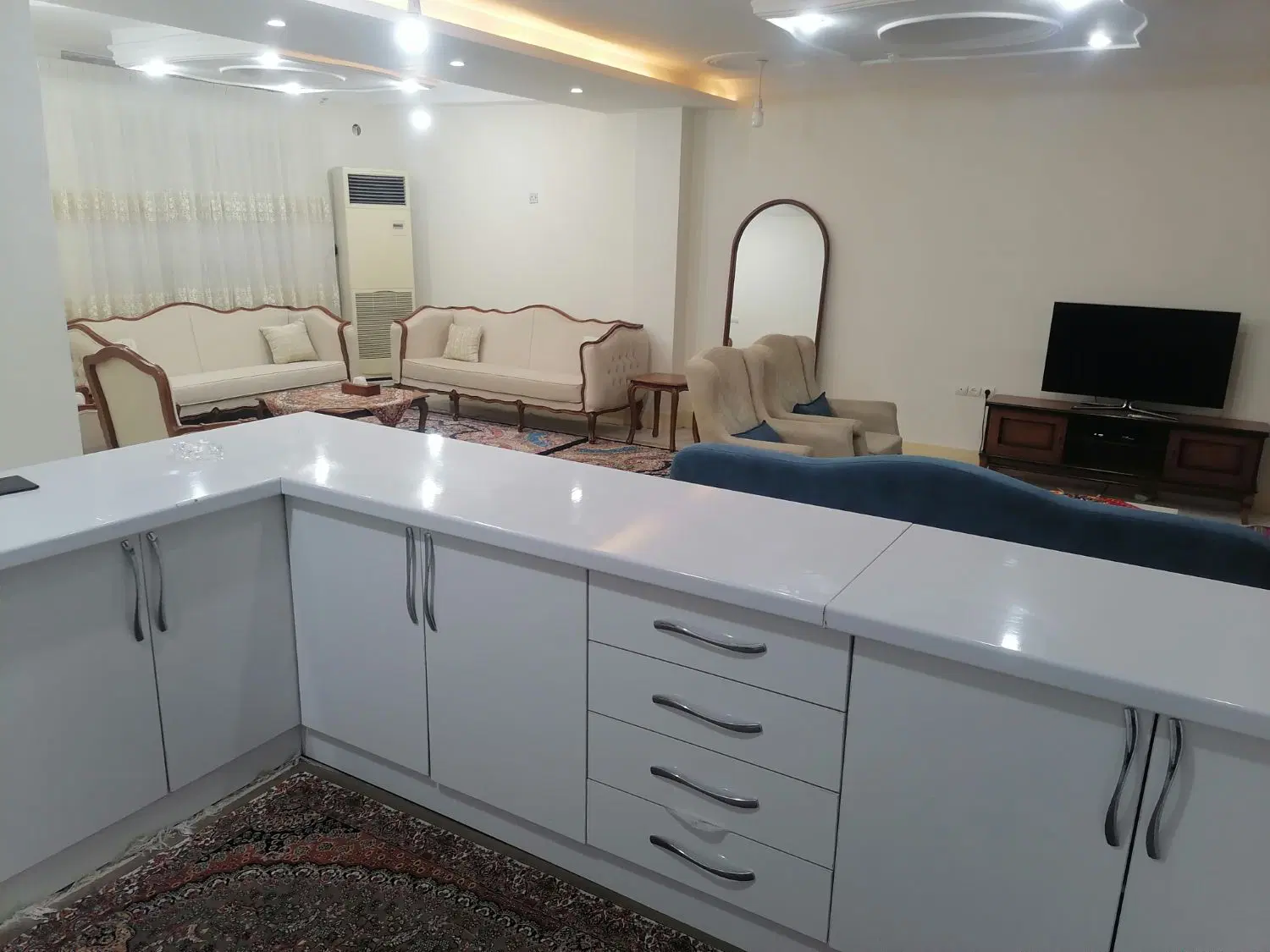 یک واحد در آپارتمان 8 واحده زمین 500 متری