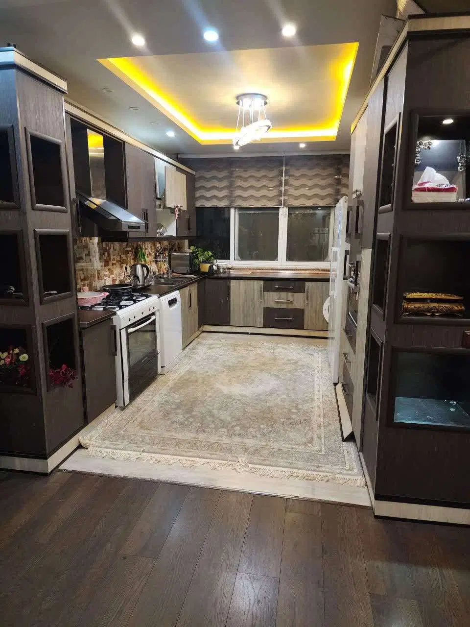 اپارتمان ۶۳ متری  دو خواب خانه سازی