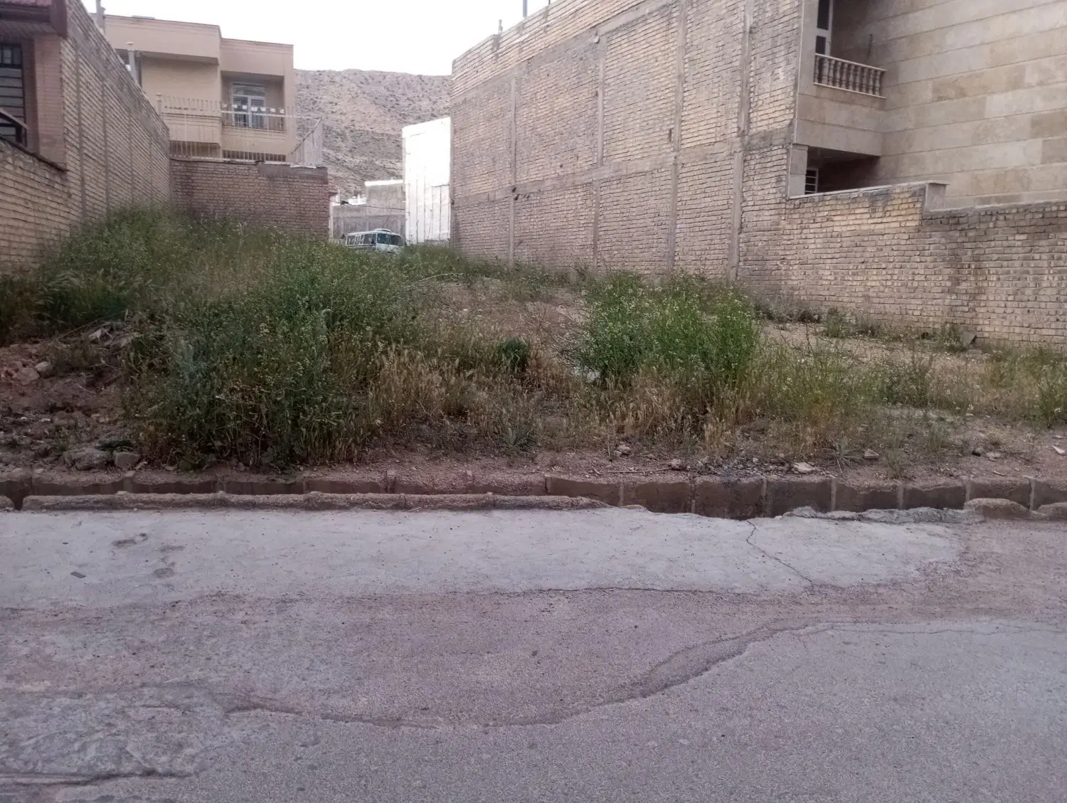 زمین 230 متری البرز 7. صدرا