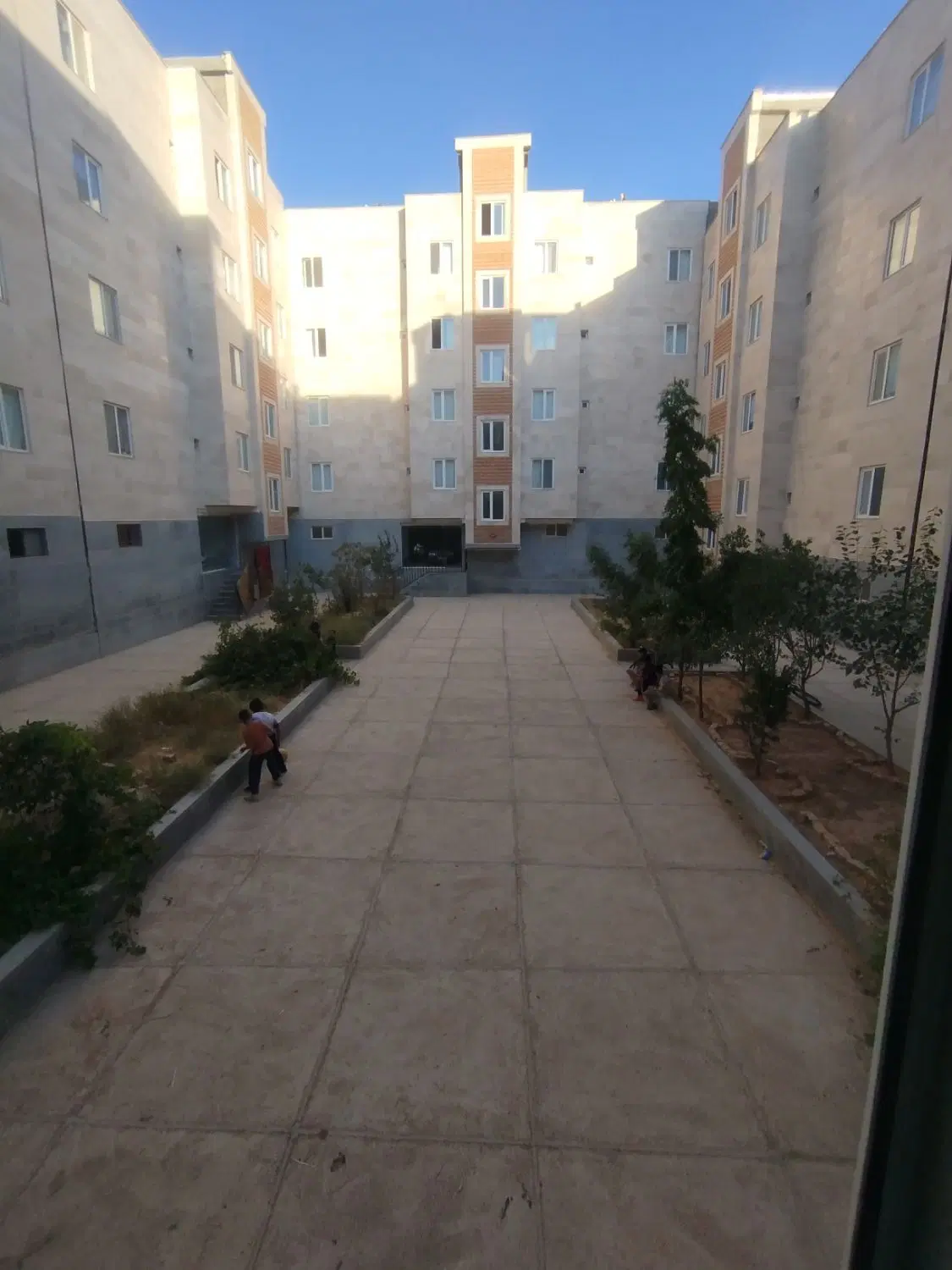 آپارتمان خیابان بهشت