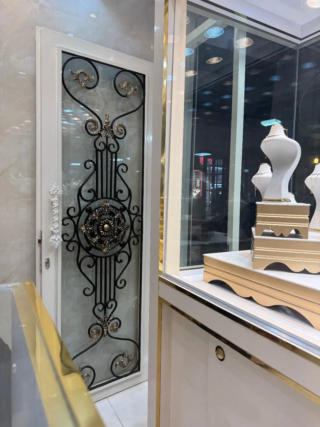 اجاره مغازه طلا فروشی در بازار قیصریه