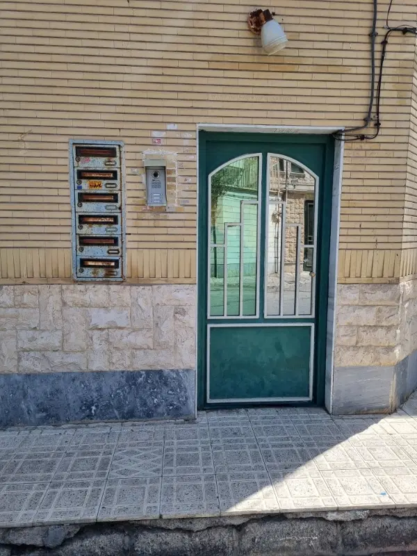فروش یک واحد آپارتمانی