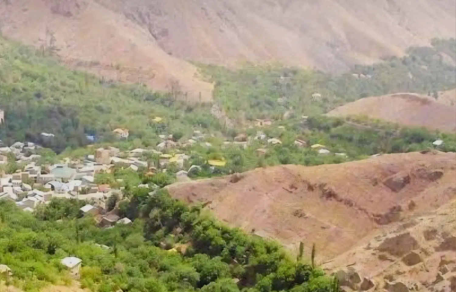 باغچه ب مساحت ۳۳۰متر مربع در برگجهان  لواسان