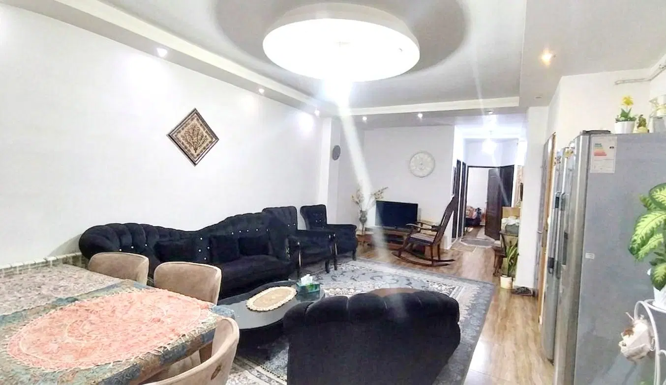 یک واحد آپارتمان شیک (بر خیابان دانشجو)