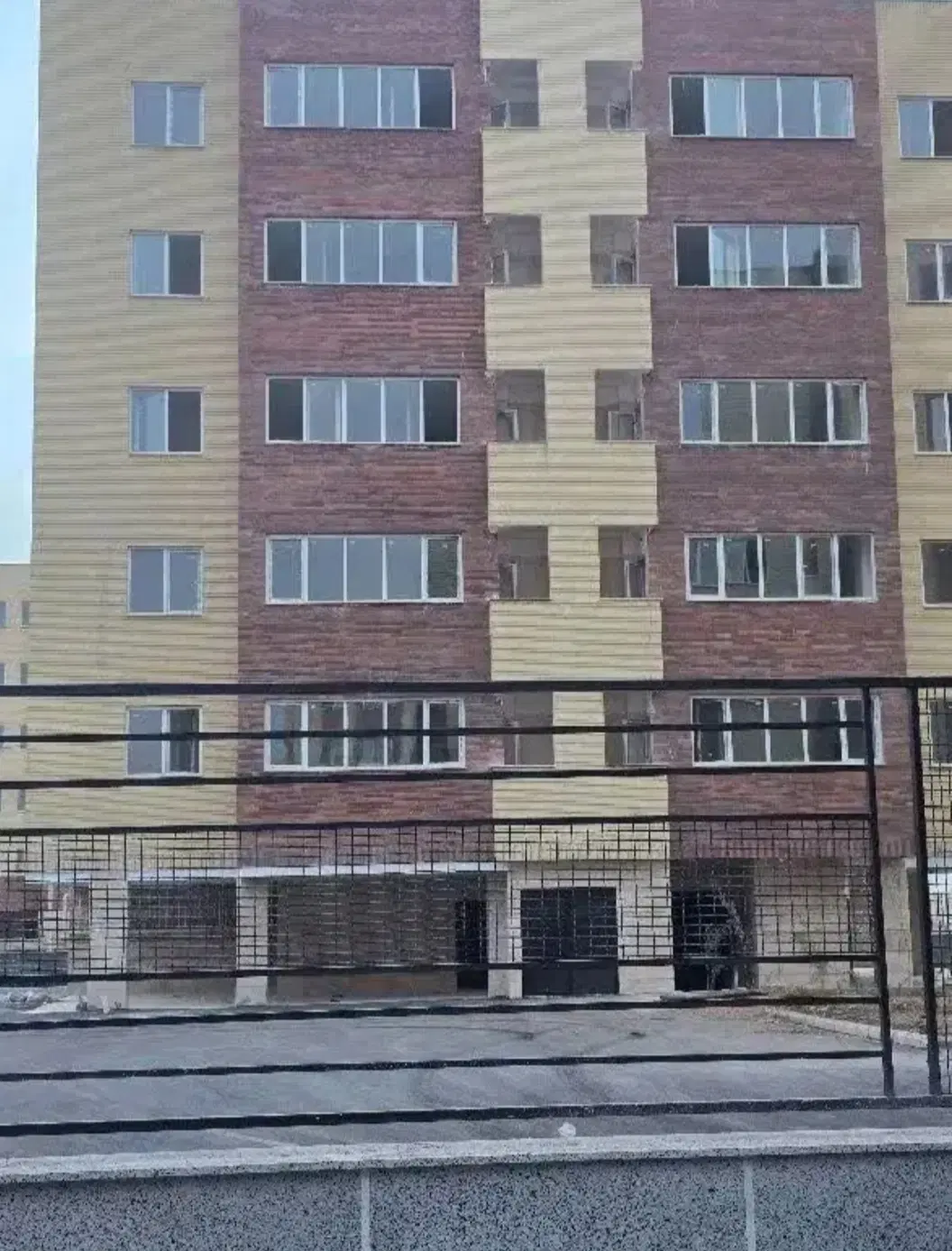 آپارتمان ۸۷ متری شهید رئیسی