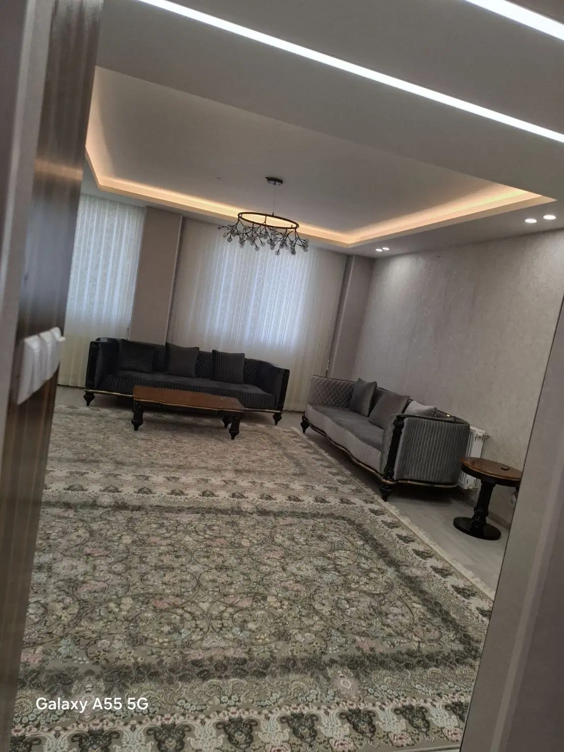 فروش یکباب واحد ۸۴ متری در بلوک ۸ کوثر طبقه ۳ از ۴