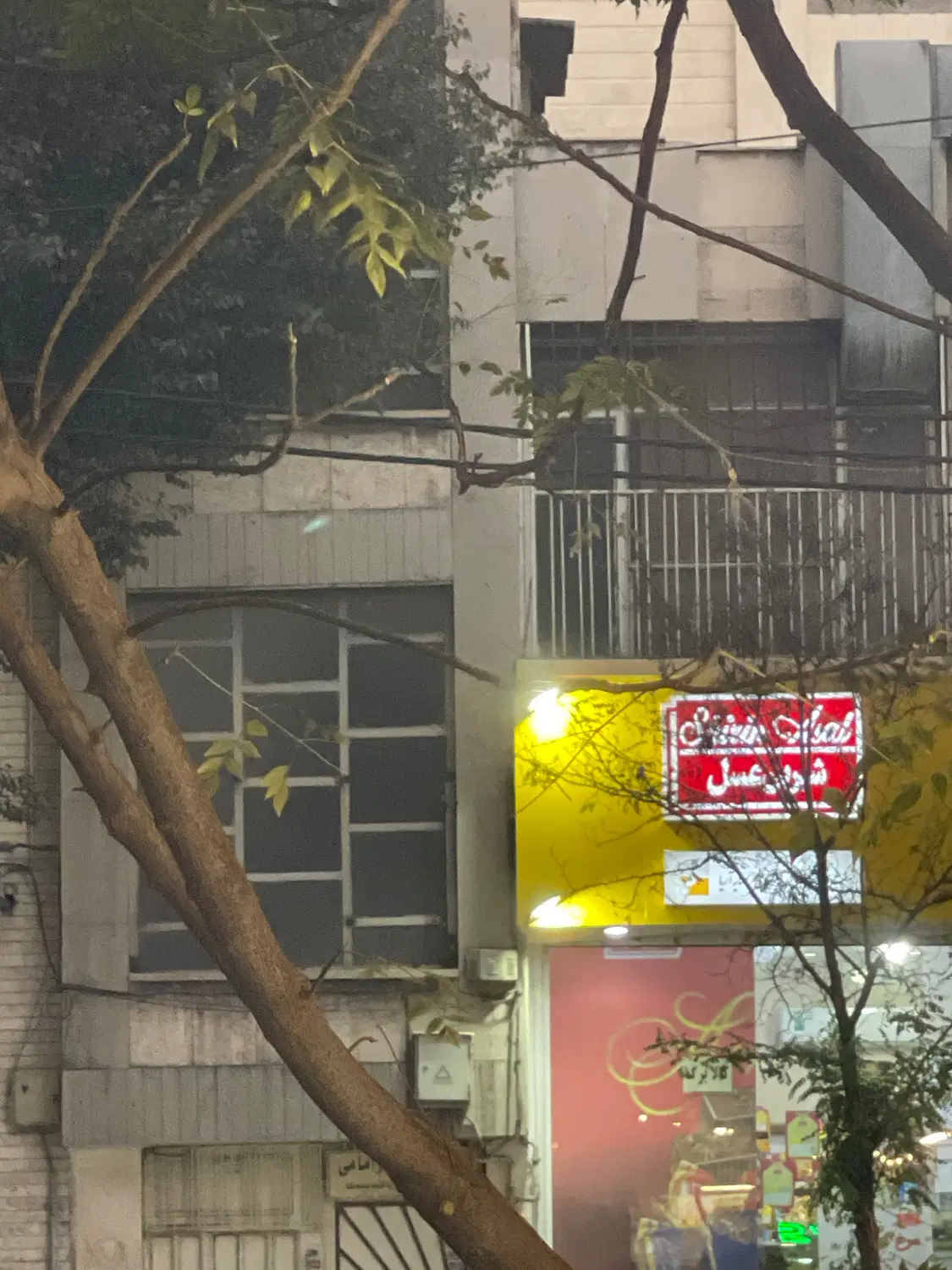 ۲۰ متر تجاری نازی اباد مناسب همه مشاغل