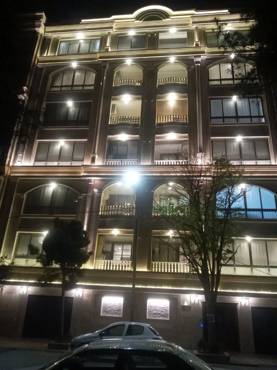 اجاره زیرزمین تجاری ۱۴۰ متری