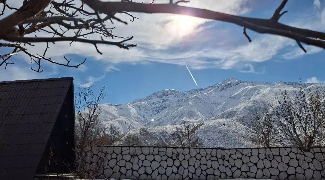 باغچه ۳۰۰ متری دارای کلبه سوئیسی، فروش و تهاتر