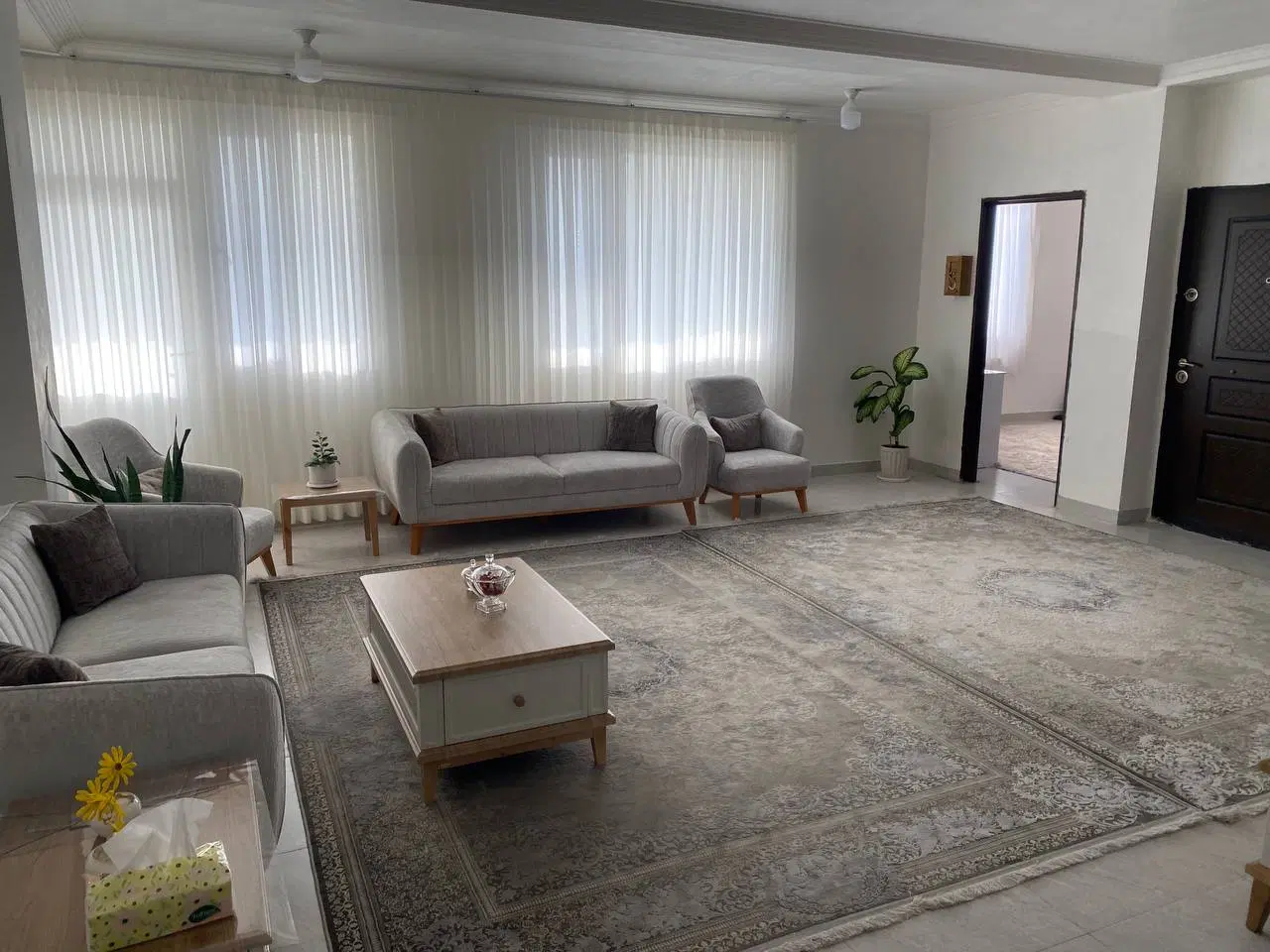 واحد ۱۴۰ متری جمهوری (تک واحدی)