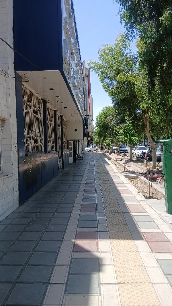 ۴۰۰ متر تجاری