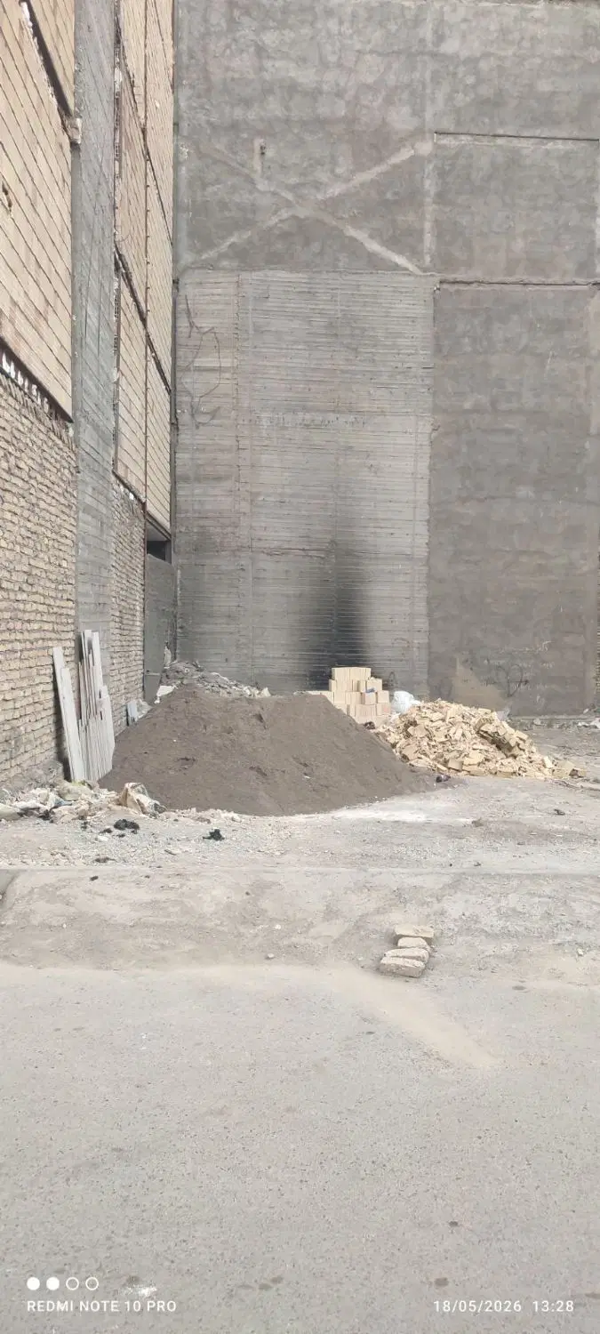 زمین 105 متری اماده گود برداری و ساخت