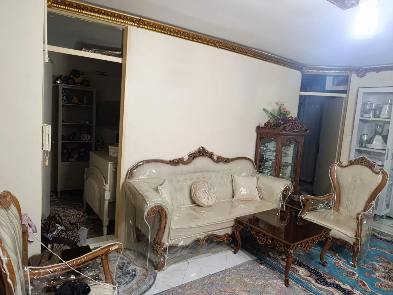 واحد فروشی ۷۰ متر بهر خیابان پارکینگ‌ اختصاصی