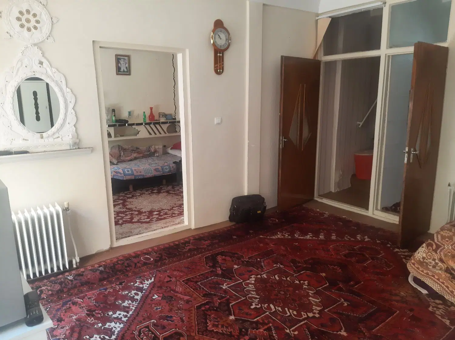 دو طبقه حیاط قابل نشیمن