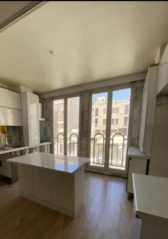 حدود ۵۰ متر_ساختمان شمالی حیاط دار_ پارکینگ سندی