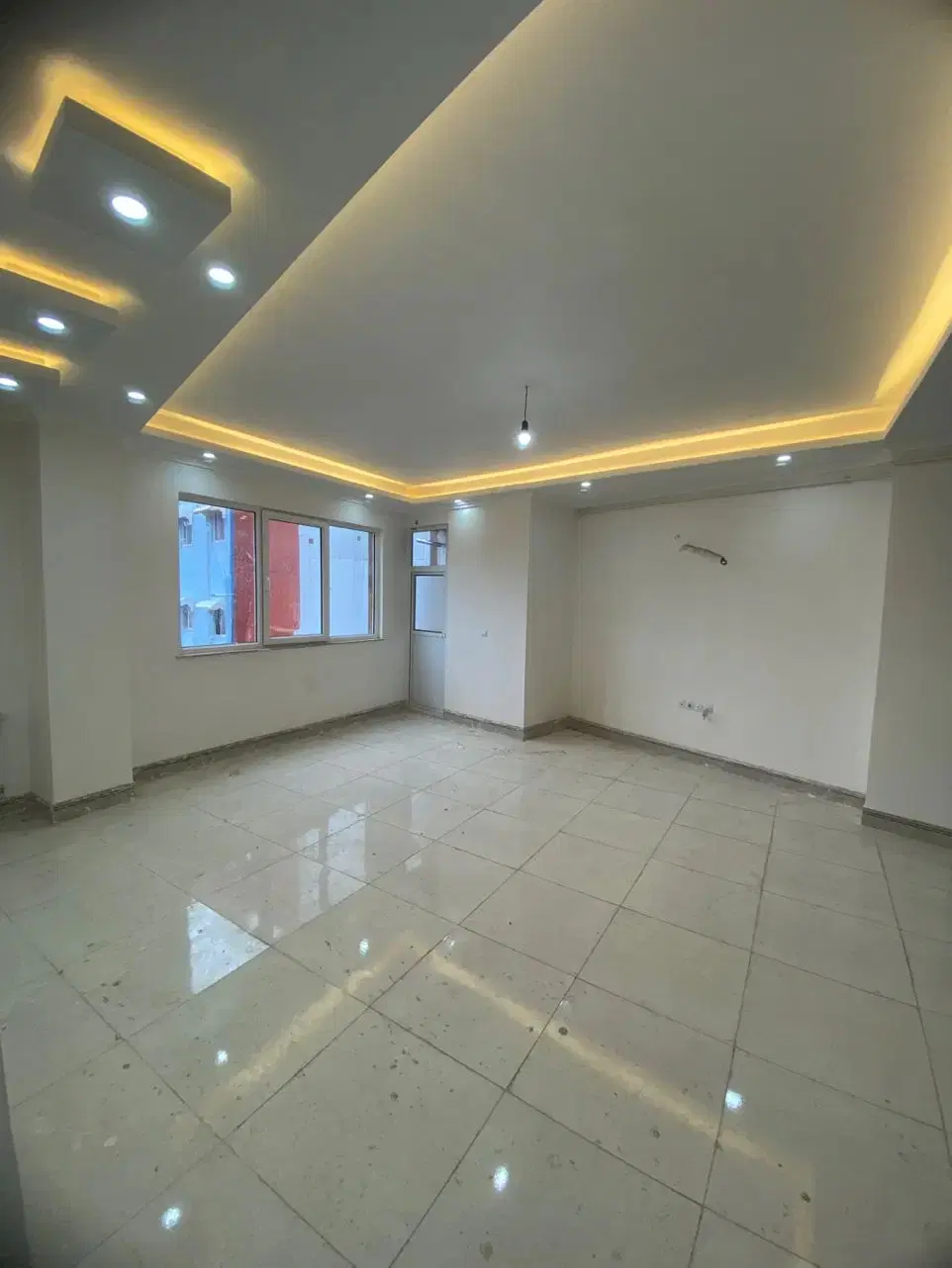رهن ۱۵۰متری شهرک غرب ۵سال ساخت تک واحدی