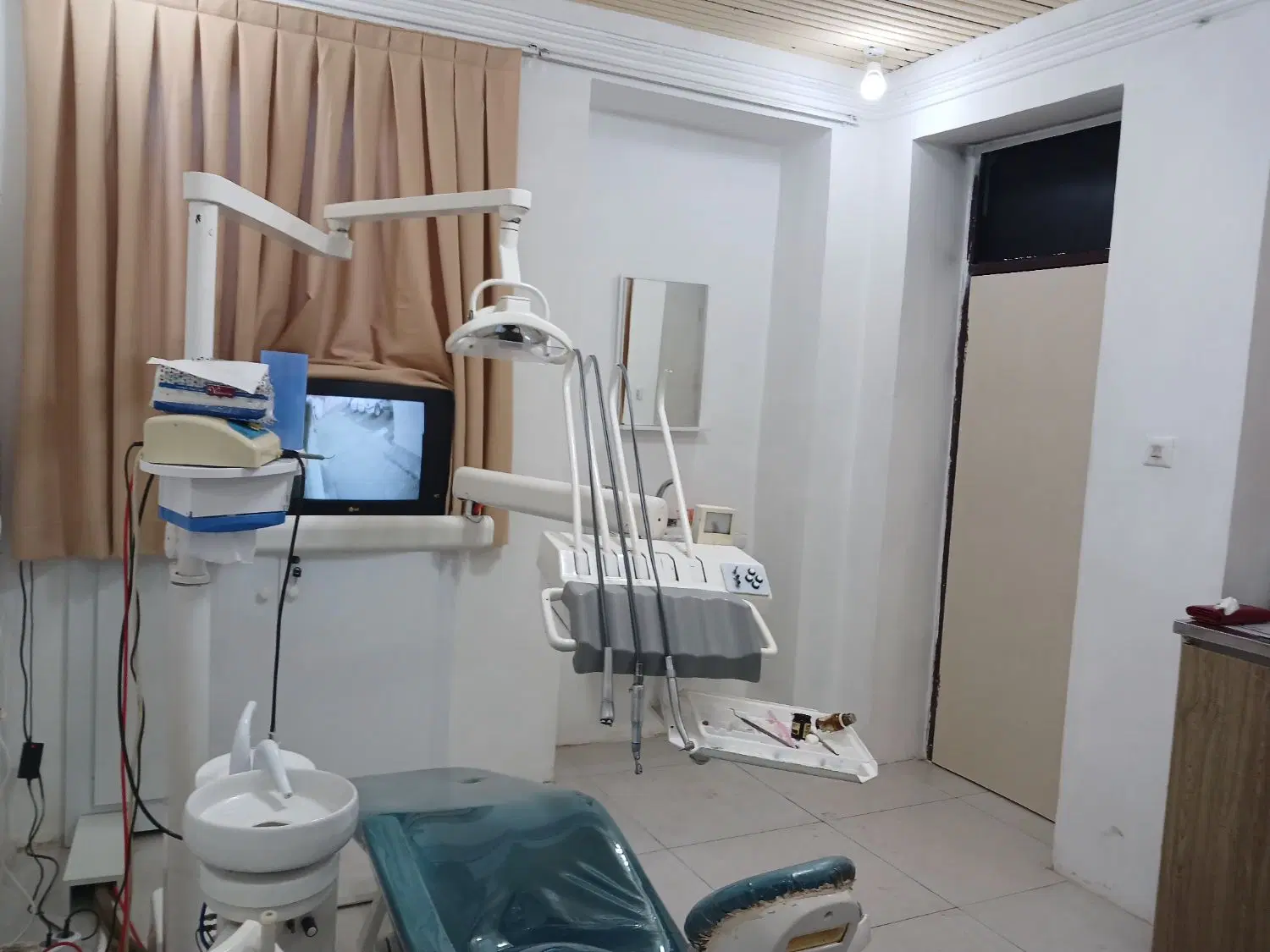 خانه کلنگی قدیمی ساخت واقع در احمد گوراب