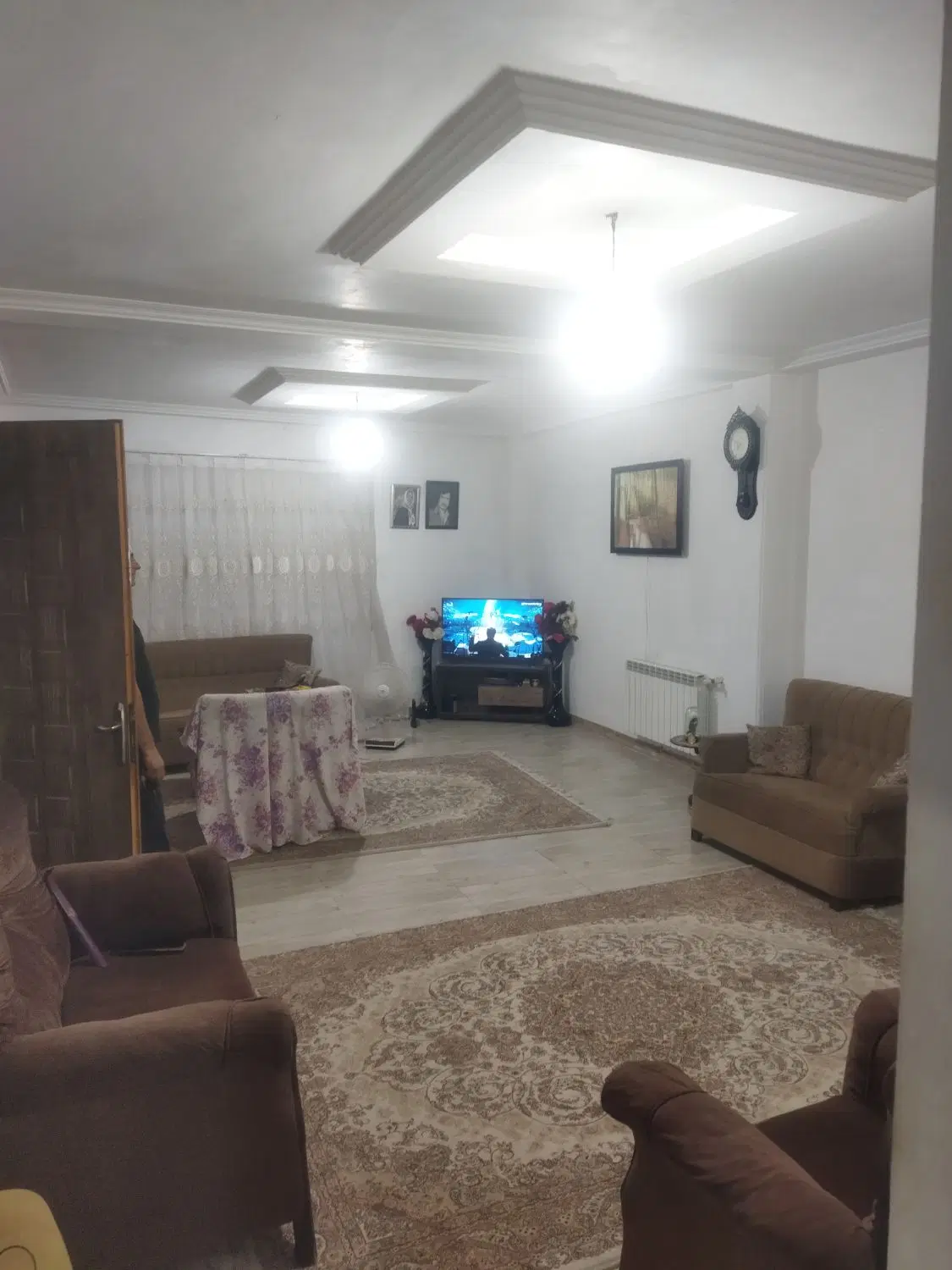 خانه ۱۰۰ متری دوخوابه ، پارکینگ ،در انتهای هلال ۷