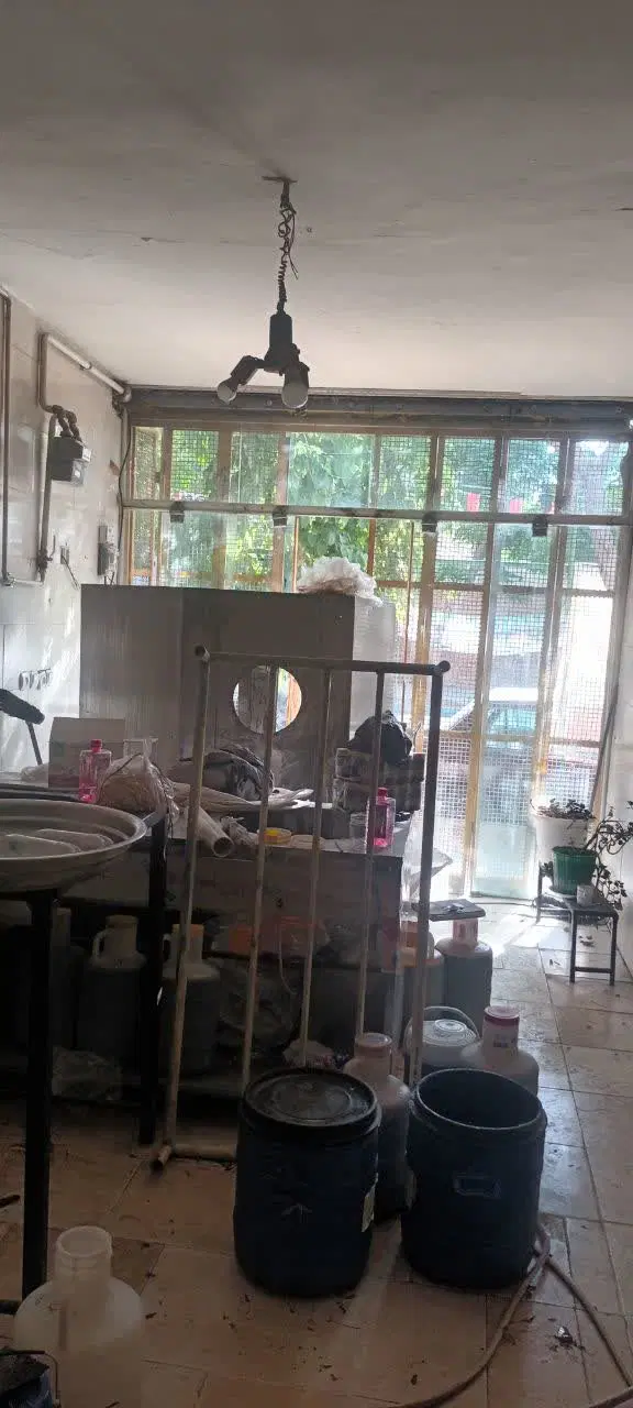 مغازه ۳۰ متری با کلیه امکانات