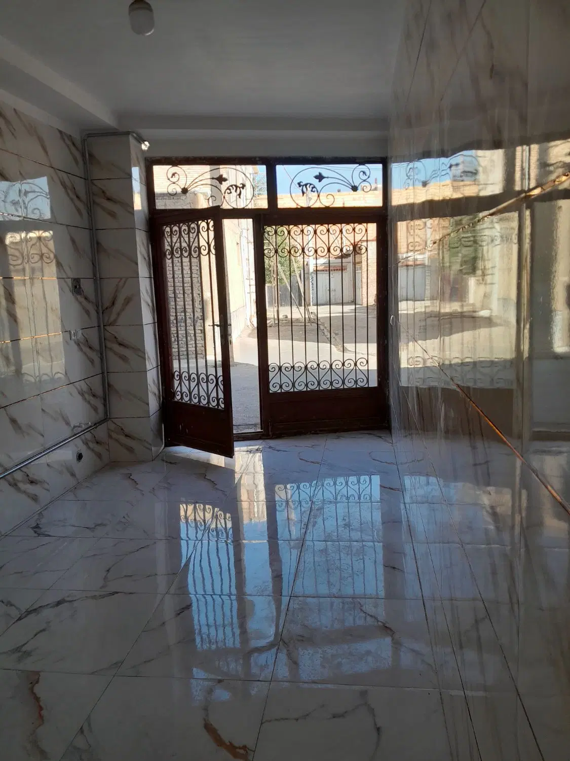 مغازه  لوکس برای انباری به اجاره واگذار می شود